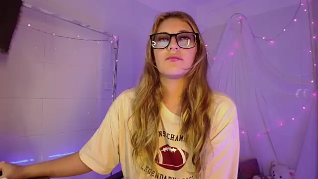 Snapshot of Giia_paiige18 chatting on November 5, 2025, 10:35 pm Giia paiige18 online show from November 5, 2025, 10:35 pm