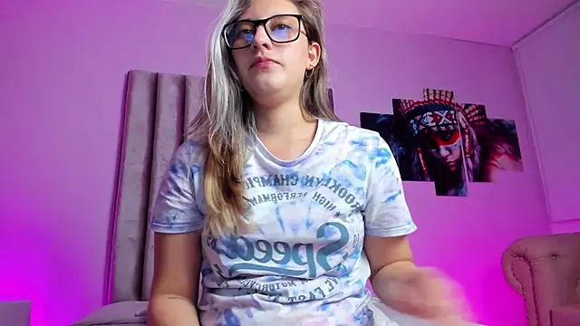 Snapshot of Giia_paiige18 chatting on February 26, 2025, 6:19 am Giia paiige18 online show from February 26, 2025, 6:19 am