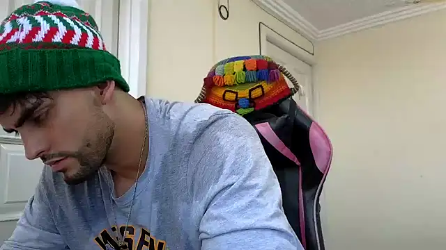 Jackyrose online show from December 19, 2025, 8:33 pm