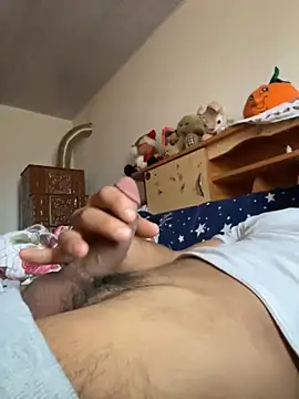 Snapshot of emea4 chatting on December 20, 2025, 7:44 am emea4 online show from December 20, 2025, 7:44 am