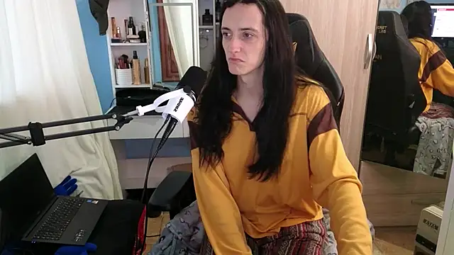 Snapshot of MemiKouki chatting on March 19, 2025, 4:45 pm MemiKouki online show from March 19, 2025, 4:45 pm