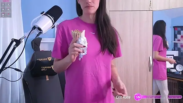 Snapshot of MemiKouki chatting on January 1, 2025, 7:10 pm MemiKouki online show from January 1, 2025, 7:10 pm