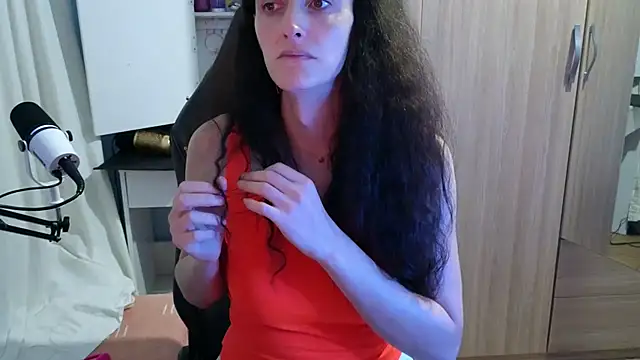 Snapshot of MemiKouki chatting on October 12, 2025, 5:58 pm MemiKouki online show from October 12, 2025, 5:58 pm