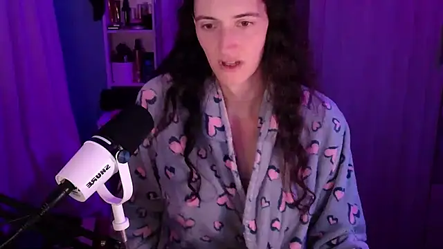 MemiKouki online show from November 30, 2025, 5:25 pm