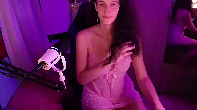 Snapshot of MemiKouki chatting on October 24, 2025, 5:23 pm MemiKouki online show from October 24, 2025, 5:23 pm