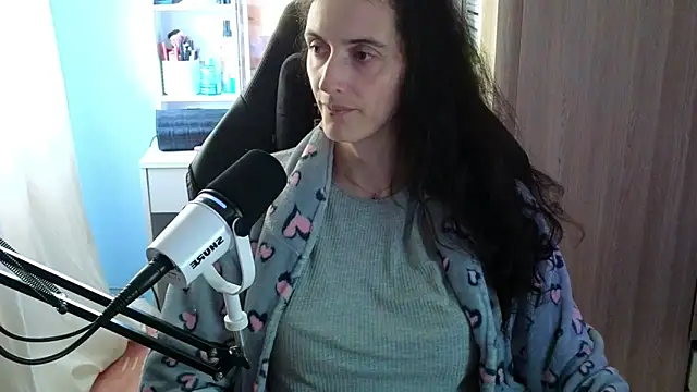 Snapshot of MemiKouki chatting on October 30, 2025, 3:31 pm MemiKouki online show from October 30, 2025, 3:31 pm