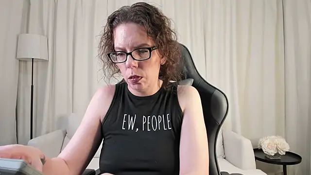 Snapshot of SaraDesirexo chatting on March 7, 2026, 2:18 am SaraDesirexo online show from March 7, 2026, 2:18 am