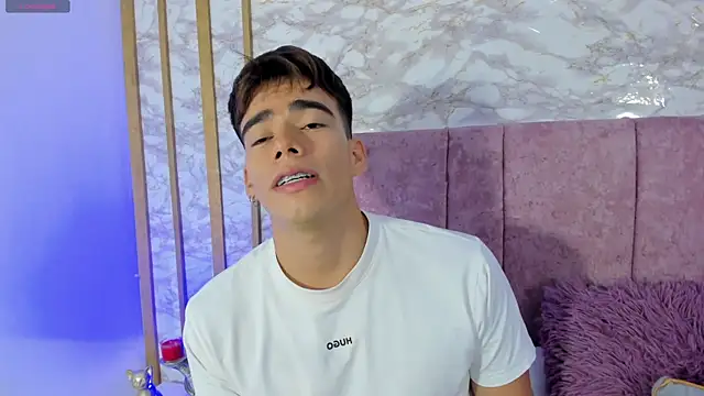 Snapshot of its_liam18 chatting on February 9, 2025, 9:39 pm its liam18 online show from February 9, 2025, 9:39 pm