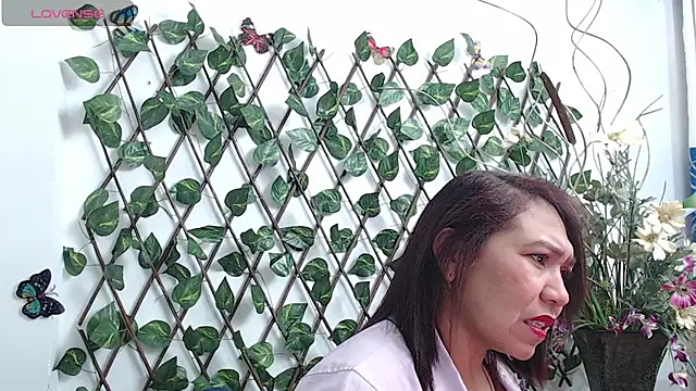 dannamomcerrat online show from October 14, 2025, 12:22 am