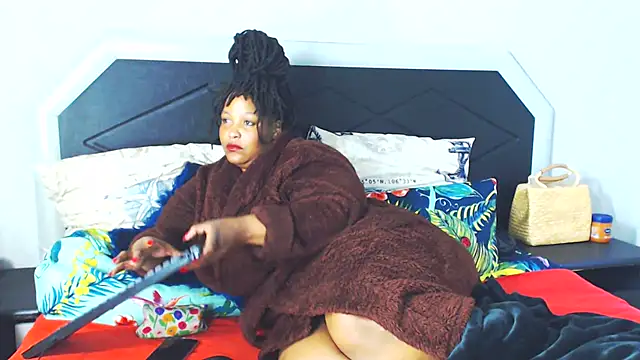 Snapshot of Bulkyyass chatting on June 18, 2026, 8:35 am Bulkyyass online show from June 18, 2026, 8:35 am
