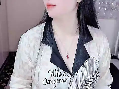 Snapshot of _Lygn__ chatting on November 24, 2025, 12:27 pm Lygn online show from November 24, 2025, 12:27 pm