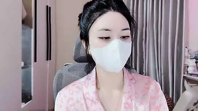 Snapshot of _Lygn__ chatting on November 26, 2025, 7:08 am Lygn online show from November 26, 2025, 7:08 am