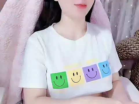 Snapshot of _Lygn__ chatting on November 14, 2025, 12:20 pm Lygn online show from November 14, 2025, 12:20 pm