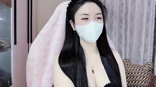 Snapshot of _Lygn__ chatting on November 13, 2025, 7:07 pm Lygn online show from November 13, 2025, 7:07 pm