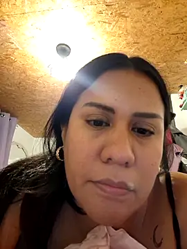 Snapshot of KasiaVenus_ chatting on November 17, 2025, 3:54 am KasiaVenus online show from November 17, 2025, 3:54 am