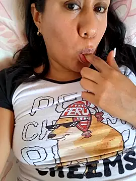 Snapshot of KasiaVenus_ chatting on November 15, 2025, 4:00 pm KasiaVenus online show from November 15, 2025, 4:00 pm