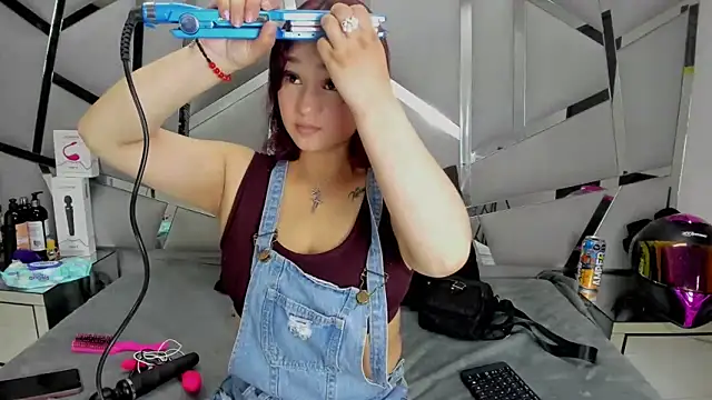 Catherinee69 x online show from April 29, 2026, 3:32 am