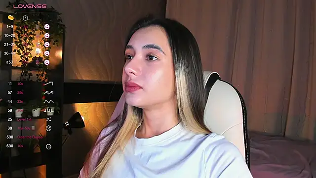 Snapshot of DarlaLike chatting on December 14, 2025, 3:46 am DarlaLike online show from December 14, 2025, 3:46 am