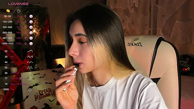 Snapshot of DarlaLike chatting on November 2, 2025, 3:44 am DarlaLike online show from November 2, 2025, 3:44 am