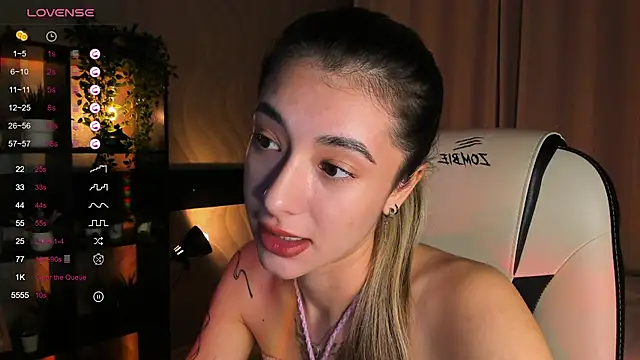 Snapshot of DarlaLike chatting on October 12, 2025, 3:41 am DarlaLike online show from October 12, 2025, 3:41 am