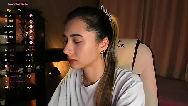 Snapshot of DarlaLike chatting on November 4, 2025, 3:43 am DarlaLike online show from November 4, 2025, 3:43 am