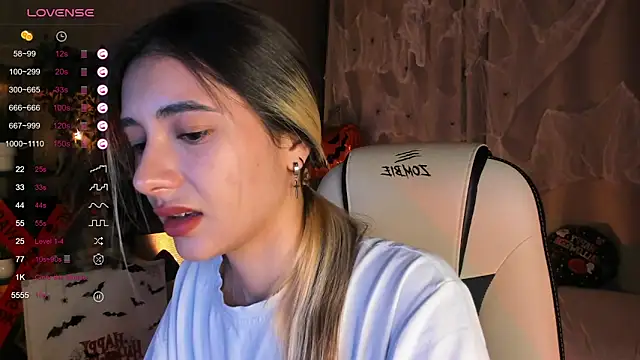 Snapshot of DarlaLike chatting on October 18, 2025, 3:41 am DarlaLike online show from October 18, 2025, 3:41 am