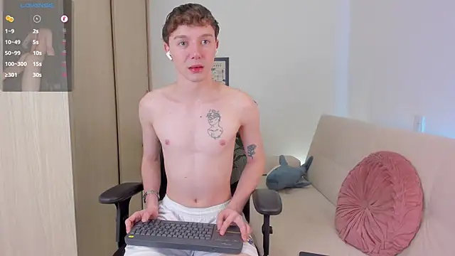 Snapshot of niico_18 chatting on October 9, 2025, 10:38 am niico 18 online show from October 9, 2025, 10:38 am