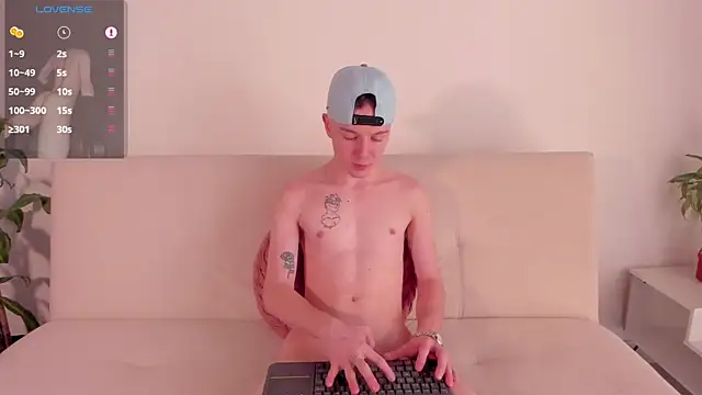 Snapshot of niico_18 chatting on October 16, 2025, 8:17 pm niico 18 online show from October 16, 2025, 8:17 pm