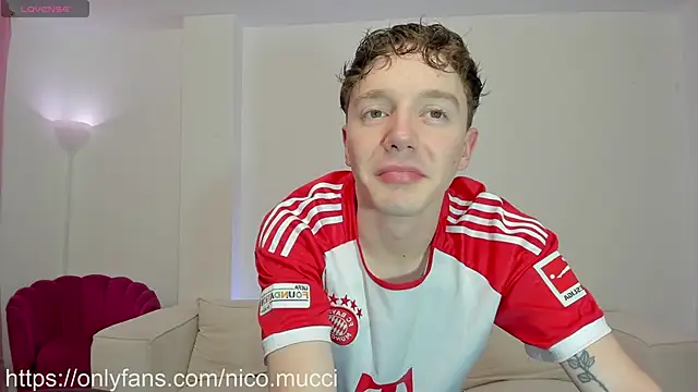 Snapshot of niico_18 chatting on December 30, 2024, 4:53 am niico 18 online show from December 30, 2024, 4:53 am