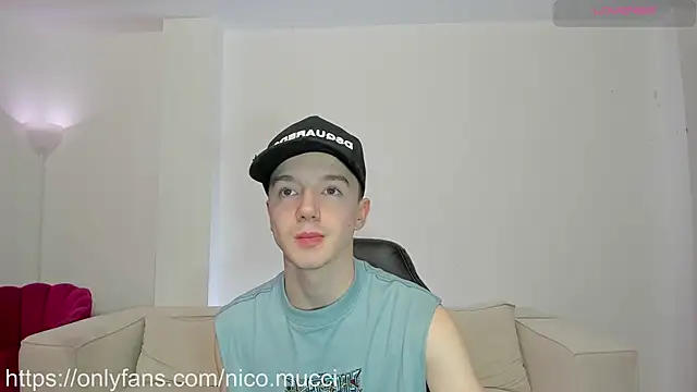 Snapshot of niico_18 chatting on December 26, 2024, 4:21 am niico 18 online show from December 26, 2024, 4:21 am