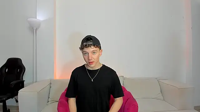 Snapshot of niico_18 chatting on February 28, 2025, 9:15 am niico 18 online show from February 28, 2025, 9:15 am