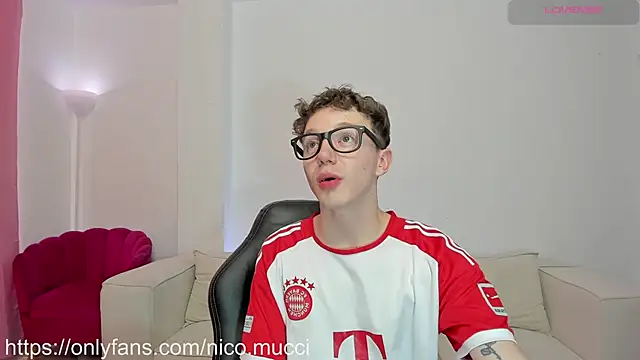 Snapshot of niico_18 chatting on December 30, 2024, 2:08 pm niico 18 online show from December 30, 2024, 2:08 pm