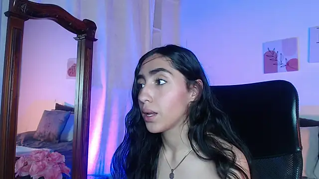 madisex s online show from October 31, 2025, 12:57 pm