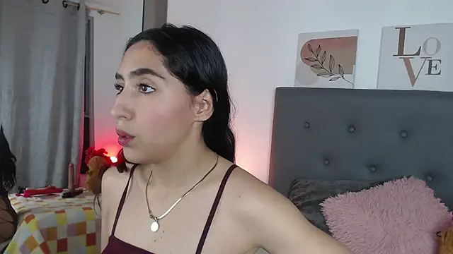 madisex s online show from March 8, 2026, 3:32 am