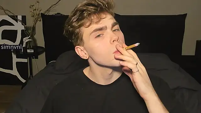 Snapshot of simonwnl chatting on December 14, 2025, 6:02 pm simonwnl online show from December 14, 2025, 6:02 pm