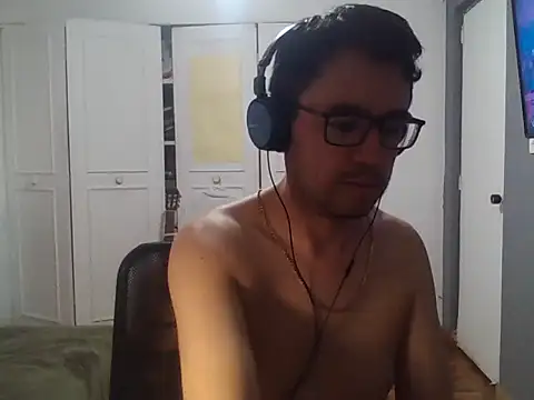 Snapshot of Diptongo chatting on November 23, 2025, 10:09 pm Diptongo online show from November 23, 2025, 10:09 pm