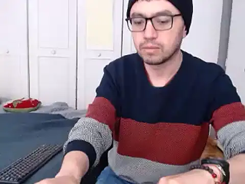 Snapshot of Diptongo chatting on December 3, 2024, 8:44 pm Diptongo online show from December 3, 2024, 8:44 pm