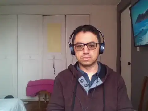 Snapshot of Diptongo chatting on December 2, 2025, 12:18 pm Diptongo online show from December 2, 2025, 12:18 pm