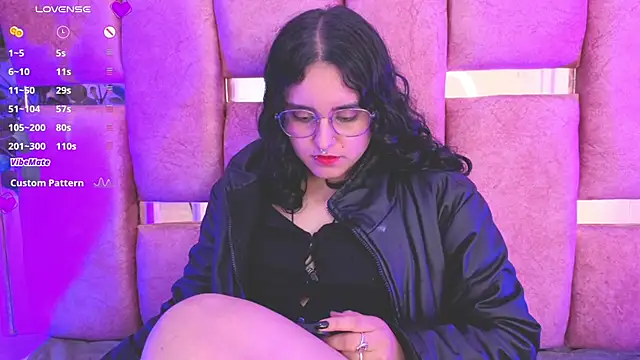 Snapshot of _Ambar-devon_ chatting on November 4, 2025, 11:30 pm Ambar-devon online show from November 4, 2025, 11:30 pm