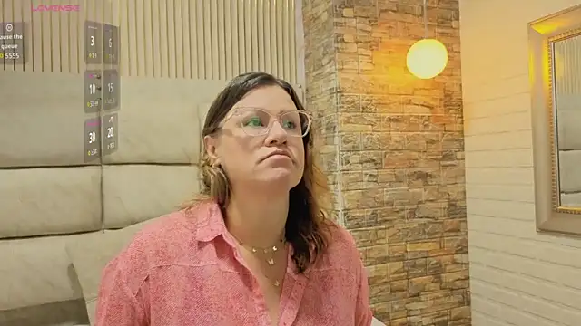 charlotte  G online show from November 13, 2025, 9:24 am