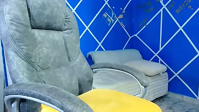 Snapshot of alexander_megan chatting on February 18, 2025, 4:04 am alexander megan online show from February 18, 2025, 4:04 am