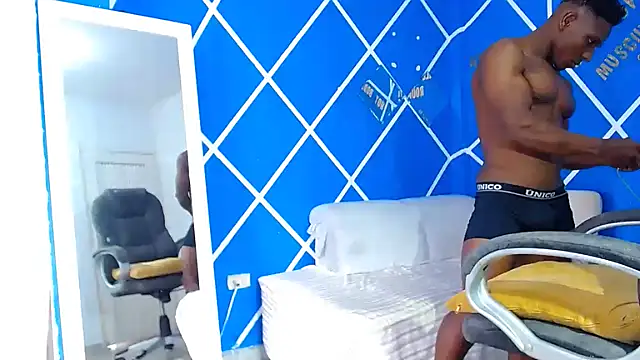Snapshot of alexander_megan chatting on February 16, 2025, 2:00 pm alexander megan online show from February 16, 2025, 2:00 pm