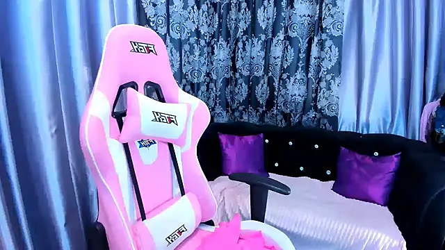 KamilaFoxy online show from March 6, 2026, 5:24 am