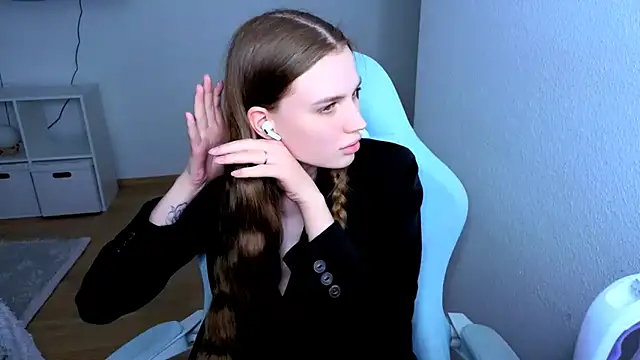 StellaLawless online show from March 8, 2026, 6:22 pm