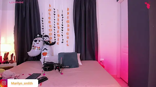 MarilynSmIith online show from October 13, 2025, 11:45 am