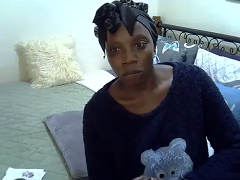 Snapshot of Sweet_Bear chatting on June 3, 2026, 5:28 pm Sweet Bear online show from June 3, 2026, 5:28 pm