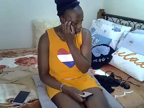 Snapshot of Sweet_Bear chatting on July 1, 2026, 6:03 am Sweet Bear online show from July 1, 2026, 6:03 am