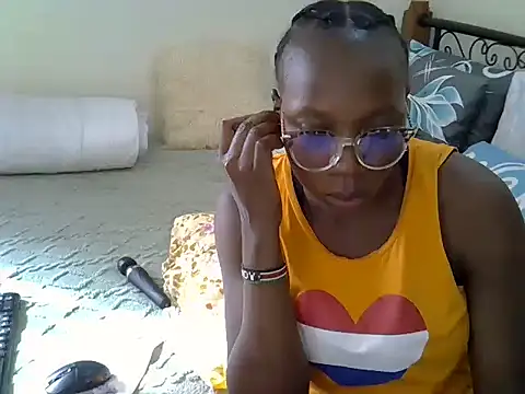 Snapshot of Sweet_Bear chatting on May 31, 2026, 1:17 pm Sweet Bear online show from May 31, 2026, 1:17 pm