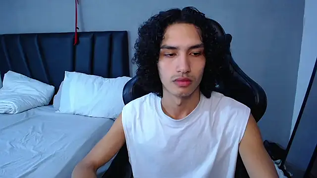 Tayronx33 online show from February 5, 2026, 8:26 pm