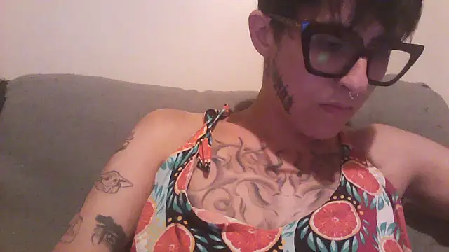 Snapshot of nickfxx chatting on April 3, 2026, 10:38 pm nickfxx online show from April 3, 2026, 10:38 pm